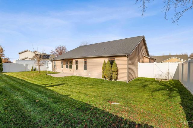 831 Grace Drive West, Twin Falls, ID 83301