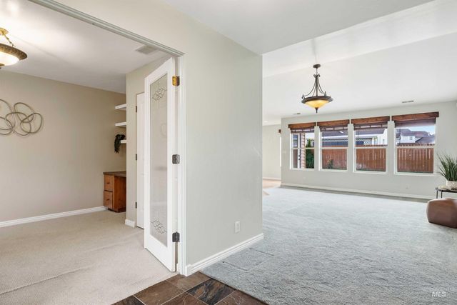 831 Grace Drive West, Twin Falls, ID 83301