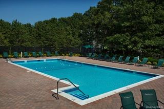 87 Moonlight Walk 87, Holbrook, NY 11741