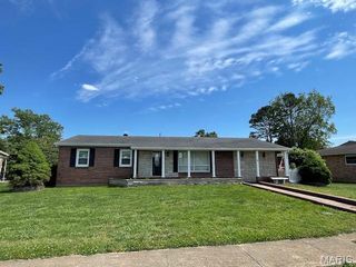 7 Hillcrest Drive, Fredericktown, MO 63645