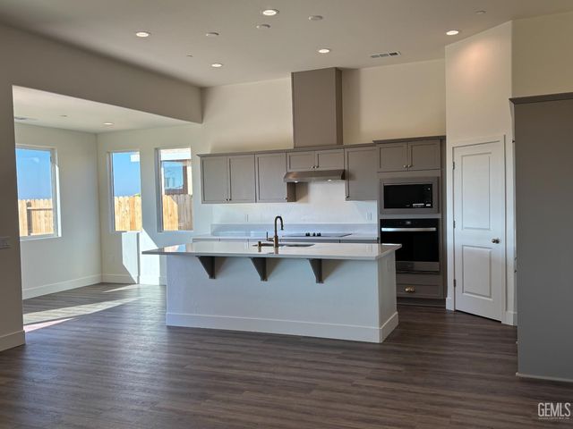 6701 Cedar Post Drive, Bakersfield, CA 93314