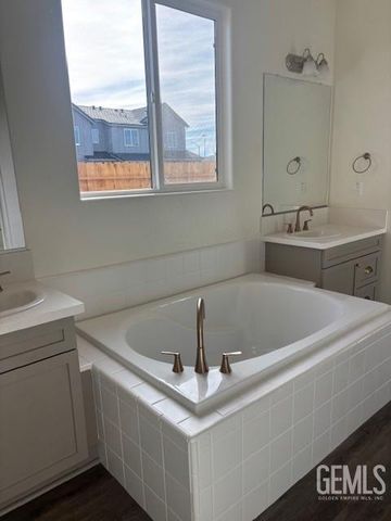 6701 Cedar Post Drive, Bakersfield, CA 93314