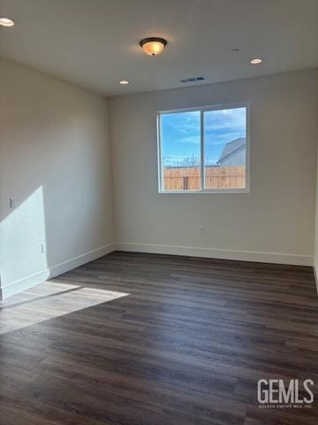 6701 Cedar Post Drive, Bakersfield, CA 93314