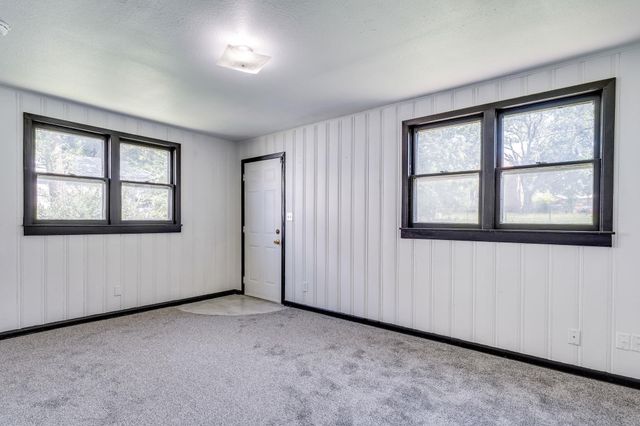 1842 N Chautauqua Ave, Wichita, KS 67214