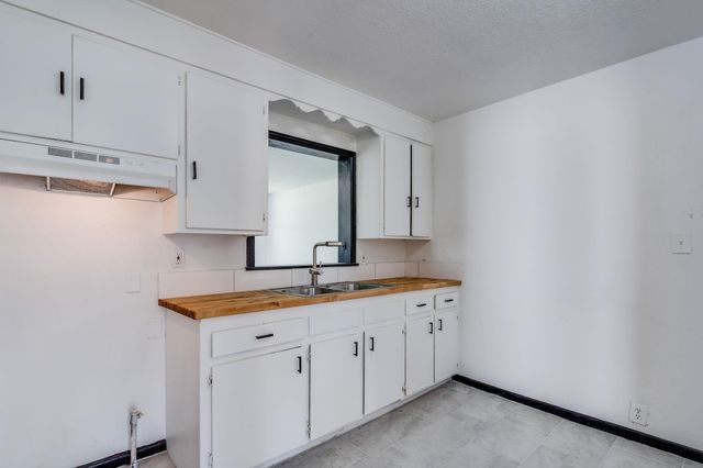 1842 N Chautauqua Ave, Wichita, KS 67214