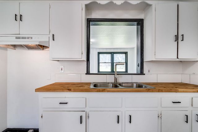 1842 N Chautauqua Ave, Wichita, KS 67214