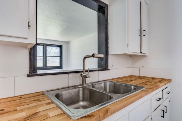 1842 N Chautauqua Ave, Wichita, KS 67214