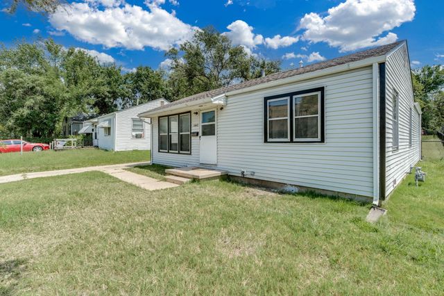 1842 N Chautauqua Ave, Wichita, KS 67214