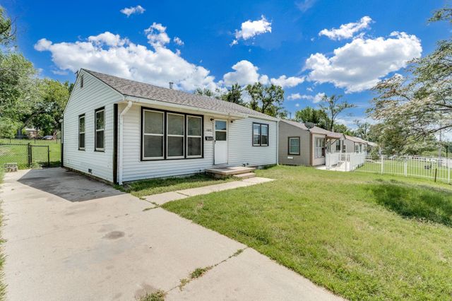 1842 N Chautauqua Ave, Wichita, KS 67214