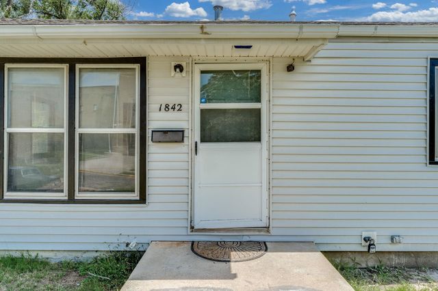 1842 N Chautauqua Ave, Wichita, KS 67214