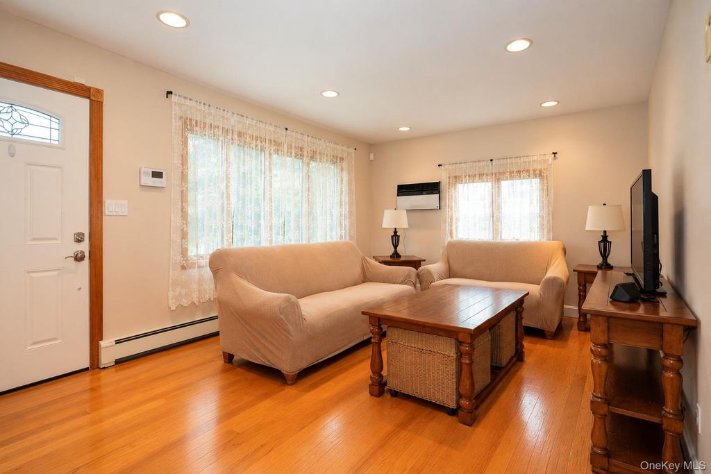 34 Chapel Lane, Levittown, NY 11756 — photo 3
