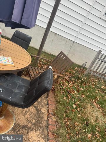 725 W MOUNT VERNON ST, Lansdale, PA 19446