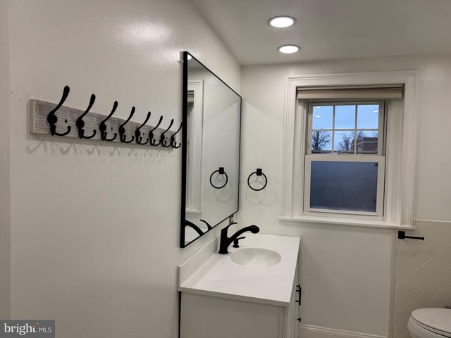 725 W MOUNT VERNON ST, Lansdale, PA 19446