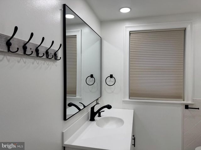 725 W MOUNT VERNON ST, Lansdale, PA 19446