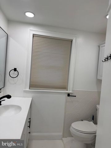 725 W MOUNT VERNON ST, Lansdale, PA 19446