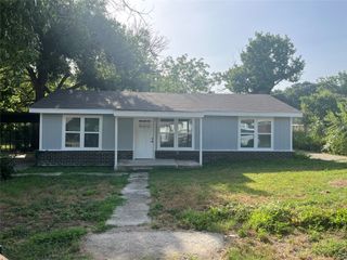 642 Astoria Avenue, Azle, TX 76020