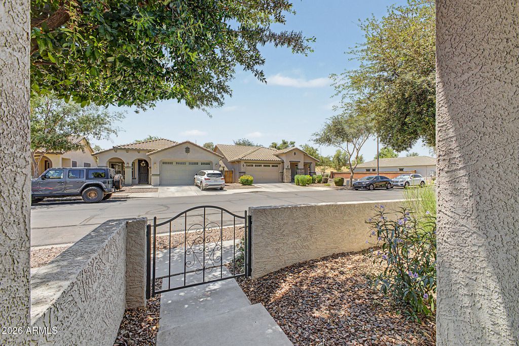 4116 E CATHY Drive, Gilbert, AZ 85296 — photo 2