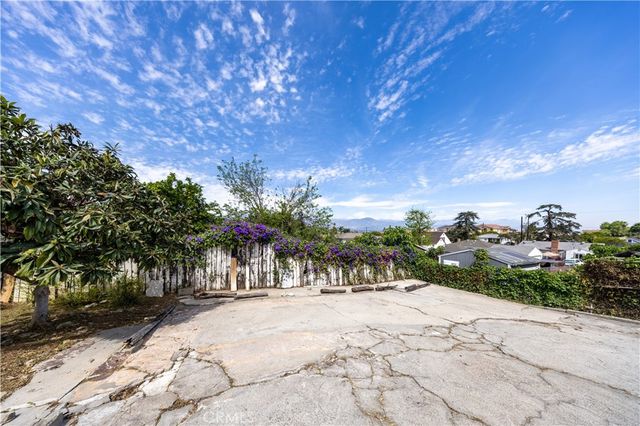 209 Graves Avenue E, Monterey Park, CA 91755