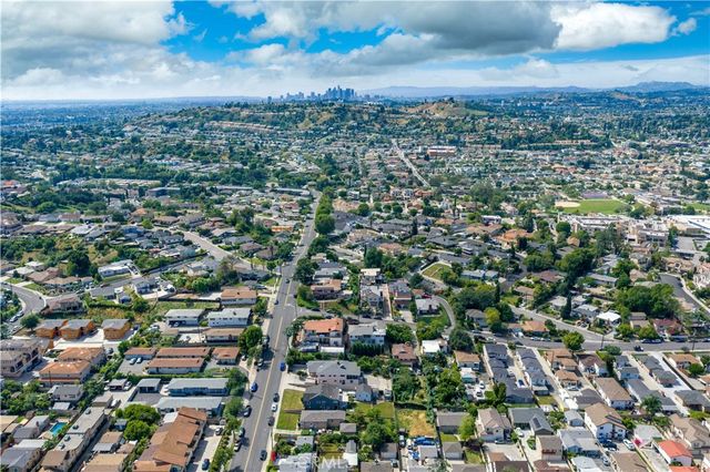 209 Graves Avenue E, Monterey Park, CA 91755