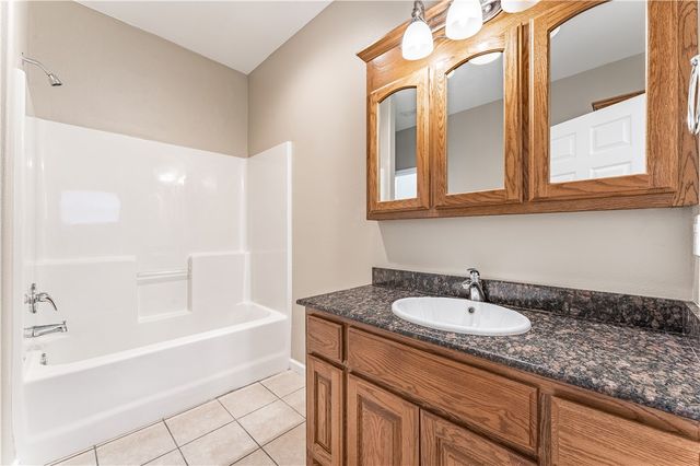 6 N Cheshnut Drive, Bella Vista, AR 72714