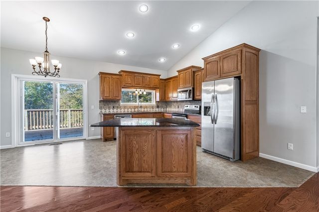 6 N Cheshnut Drive, Bella Vista, AR 72714