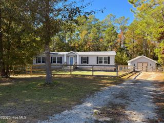 906 W Belair Court, Rocky Point, NC 28457