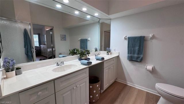 6812 Satinleaf RD S 202, Naples, FL 34109