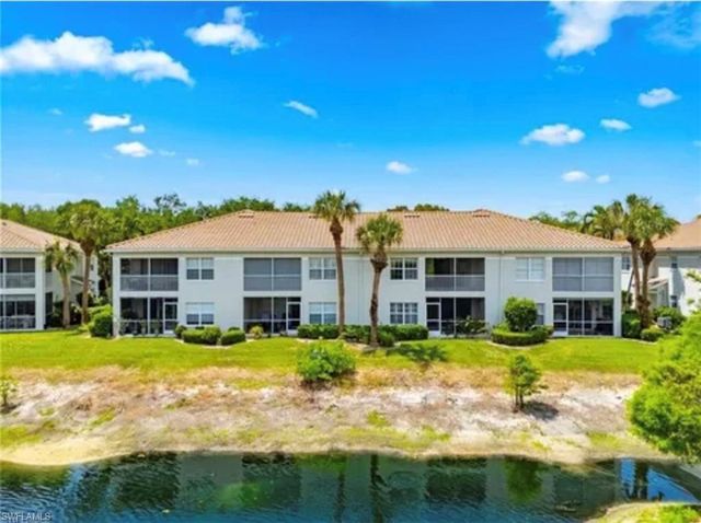6812 Satinleaf RD S 202, Naples, FL 34109