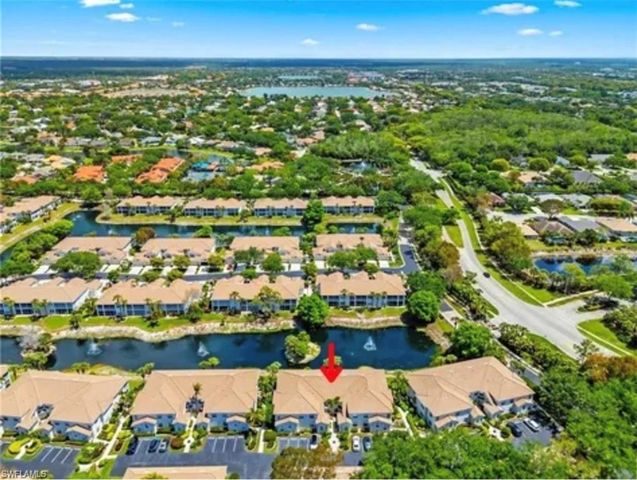 6812 Satinleaf RD S 202, Naples, FL 34109