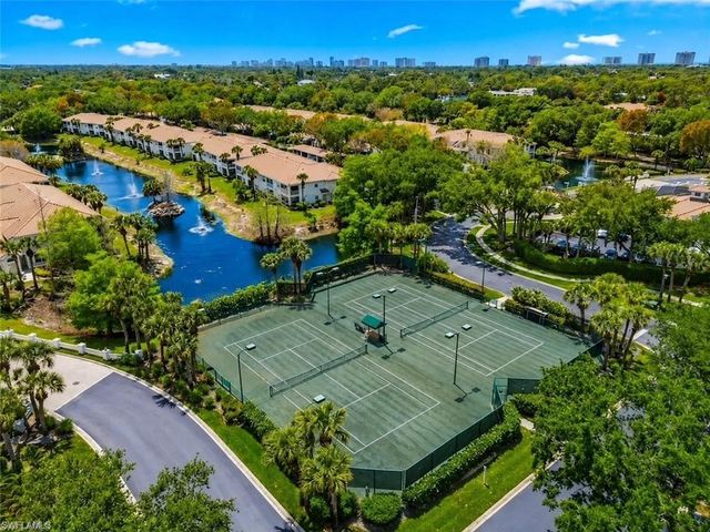 6812 Satinleaf RD S 202, Naples, FL 34109