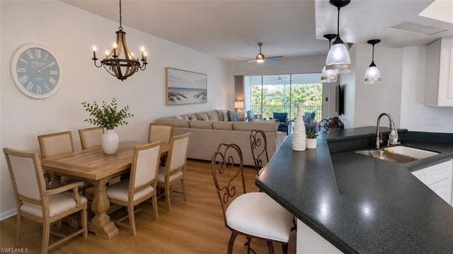 6812 Satinleaf RD S 202, Naples, FL 34109