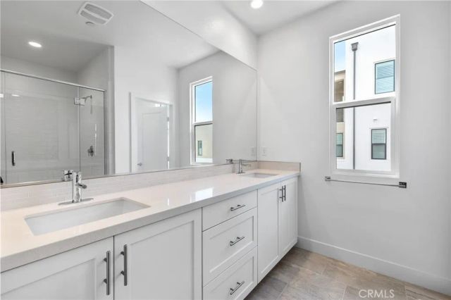 229 Novel, Irvine, CA 92618