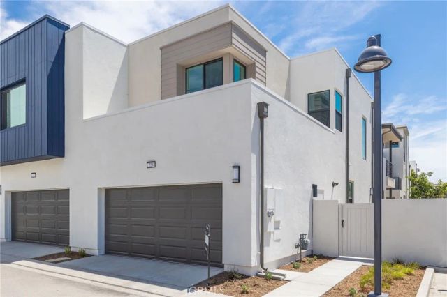 229 Novel, Irvine, CA 92618