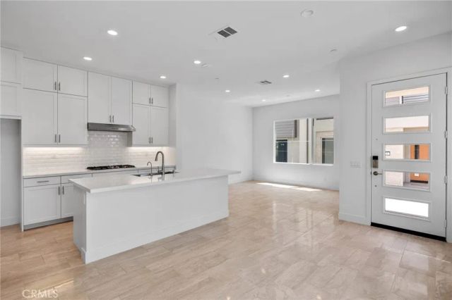 229 Novel, Irvine, CA 92618