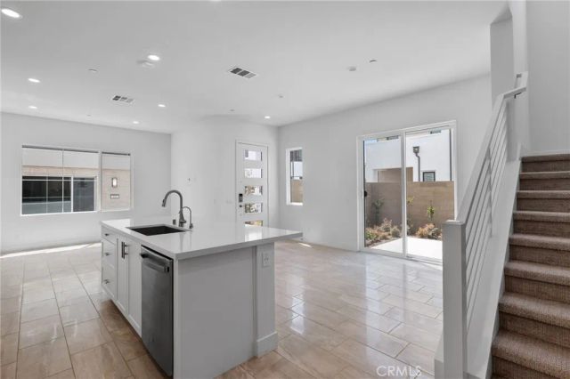 229 Novel, Irvine, CA 92618