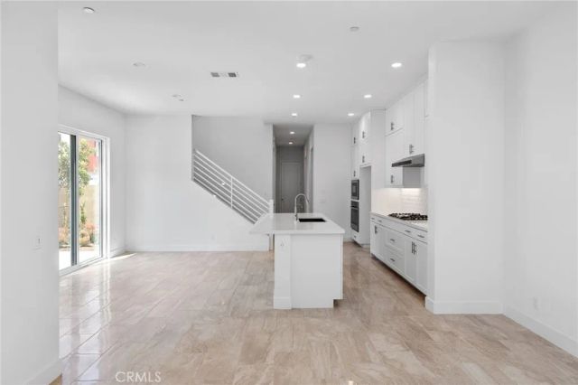 229 Novel, Irvine, CA 92618