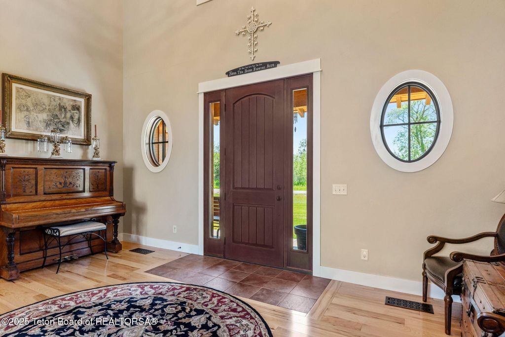 6289 FOX MEADOWS Drive, Victor, ID 83455 photo 2