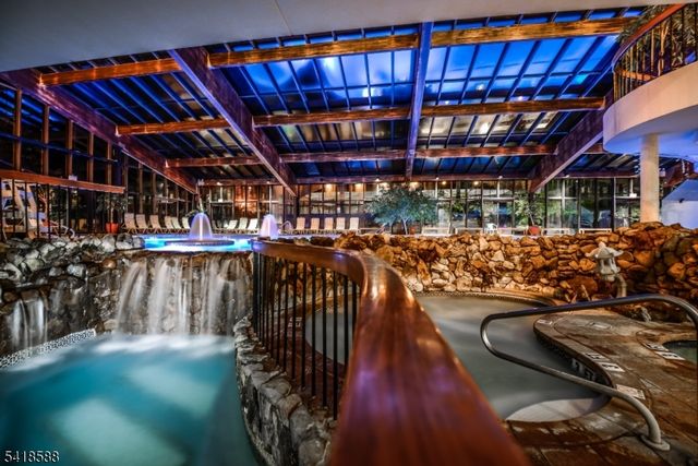 2 Chamonix Dr 333, Vernon Twp., NJ 07462