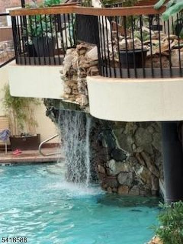 2 Chamonix Dr 333, Vernon Twp., NJ 07462