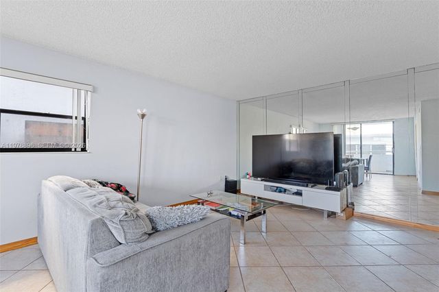 7300 Wayne Ave 217, Miami Beach, FL 33141