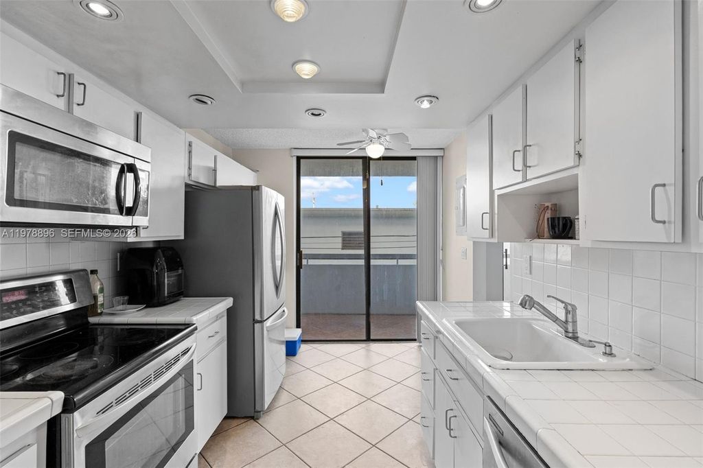 7300 Wayne Ave 217, Miami Beach, FL 33141