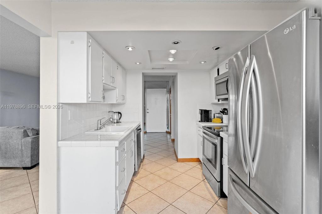 Image 4 of property listing at 7300 Wayne Ave 217, Miami Beach, FL 33141