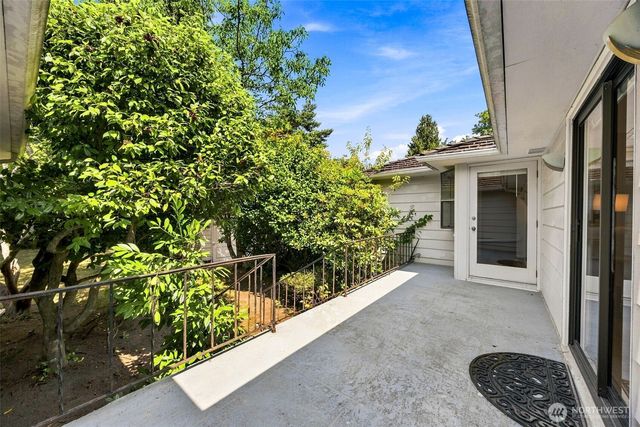 1542 NW 100th Street, Seattle, WA 98177