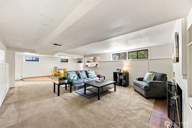 1542 NW 100th Street, Seattle, WA 98177