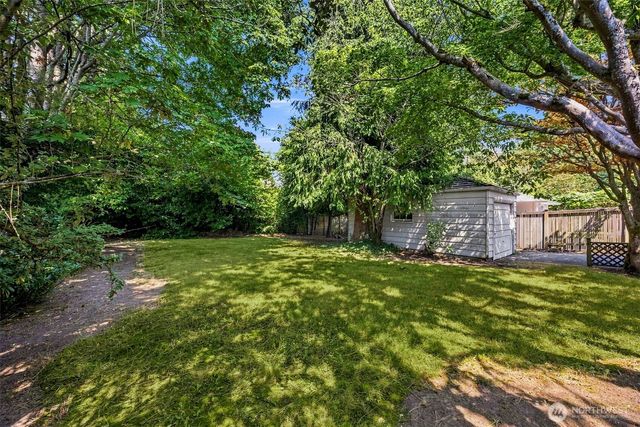 1542 NW 100th Street, Seattle, WA 98177