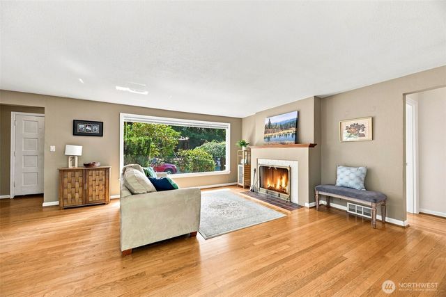 1542 NW 100th Street, Seattle, WA 98177