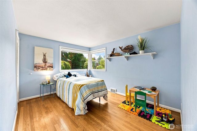 1542 NW 100th Street, Seattle, WA 98177