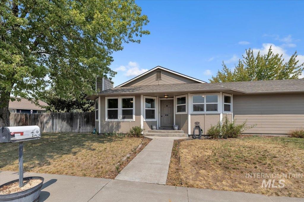 140 W 15th N, Mountain Home, ID 83647 photo 1