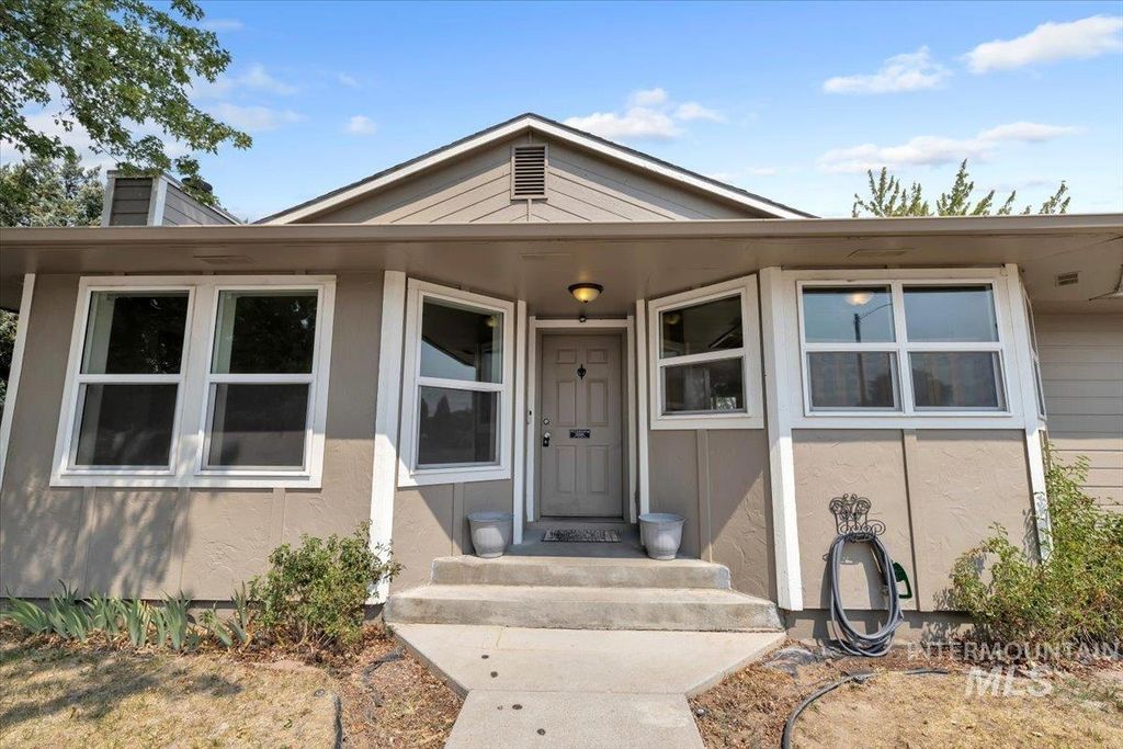 140 W 15th N, Mountain Home, ID 83647 photo 2