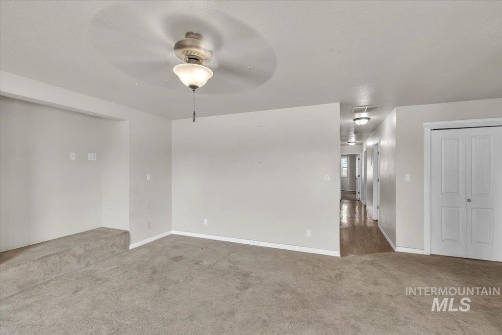 140 W 15th N, Mountain Home, ID 83647 photo 4